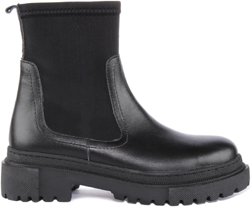 Claudia Ankle Boots In Black