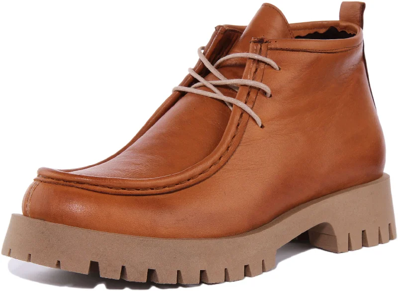 Judith Ankle Boots In Tan