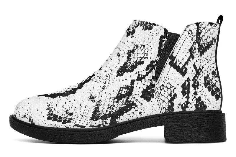 Snake Skin Neat Vibe Boots